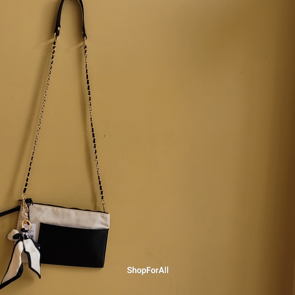 🥳🥳Host pick 💥💥🥳🥳Yves Saint Lauren pouch converted in to shoulder bag - Picture 11 of 16